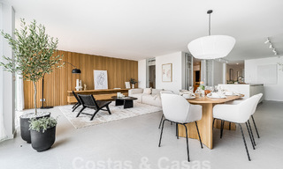 Lujoso apartamento en venta con acogedora terraza, piscina privada y vistas al mar en Nueva Andalucia, Marbella 54947 