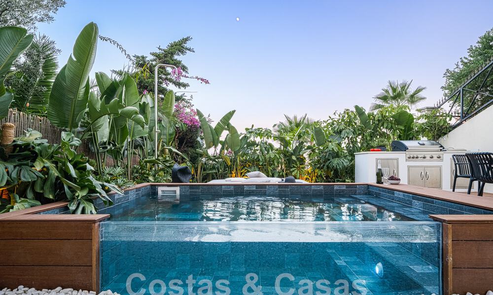 Lujoso apartamento en venta con acogedora terraza, piscina privada y vistas al mar en Nueva Andalucia, Marbella 54955