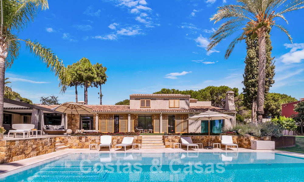 Villa rústica de lujo en venta con piscina privada climatizada al este de Marbella centro 55060