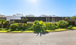 Apartamento en venta listo para entrar a vivir con amplias vistas al valle y al mar en la exclusiva Marbella - Benahavis 55019 