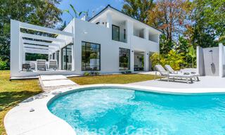Villa de lujo modernizada en venta en el corazón del valle del golf de Nueva Andalucia, Marbella 54780 