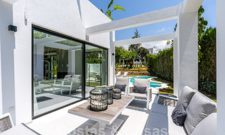 Villa de lujo modernizada en venta en el corazón del valle del golf de Nueva Andalucia, Marbella 54794 