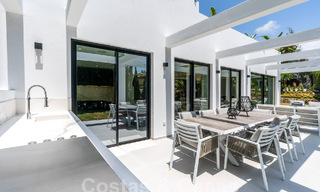 Villa de lujo modernizada en venta en el corazón del valle del golf de Nueva Andalucia, Marbella 54797 