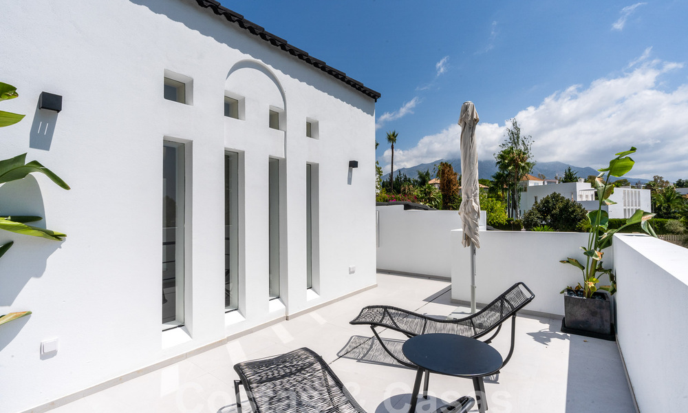 Villa de lujo modernizada en venta en el corazón del valle del golf de Nueva Andalucia, Marbella 54807