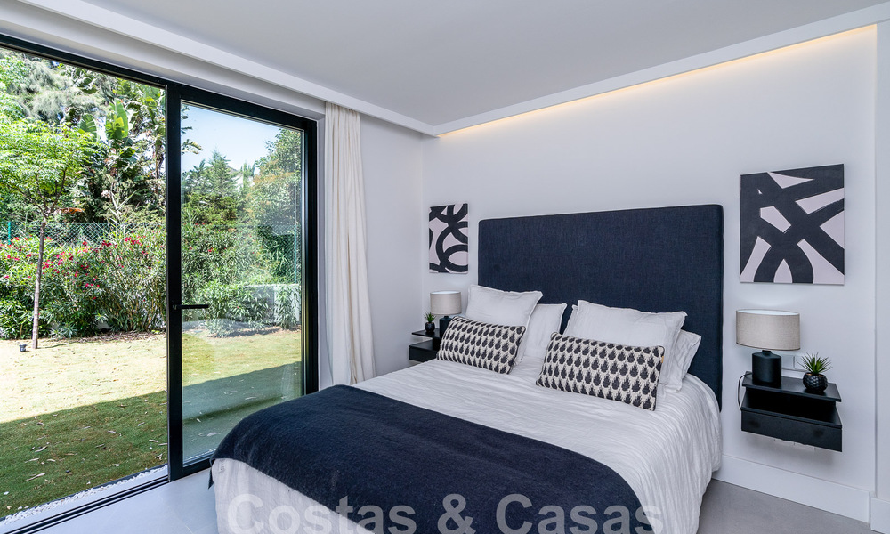 Villa de lujo modernizada en venta en el corazón del valle del golf de Nueva Andalucia, Marbella 54813