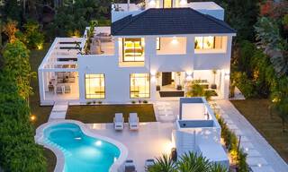 Villa de lujo modernizada en venta en el corazón del valle del golf de Nueva Andalucia, Marbella 54816 