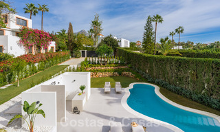Villa de lujo modernizada en venta en el corazón del valle del golf de Nueva Andalucia, Marbella 61993 