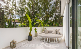 Villa de lujo modernizada en venta en el corazón del valle del golf de Nueva Andalucia, Marbella 61998 