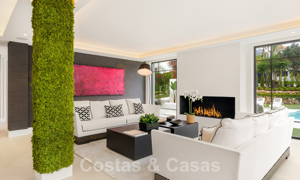 Villa de lujo modernizada en venta en el corazón del valle del golf de Nueva Andalucia, Marbella 61999