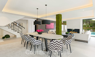 Villa de lujo modernizada en venta en el corazón del valle del golf de Nueva Andalucia, Marbella 62001 