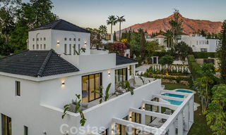 Villa de lujo modernizada en venta en el corazón del valle del golf de Nueva Andalucia, Marbella 62007 