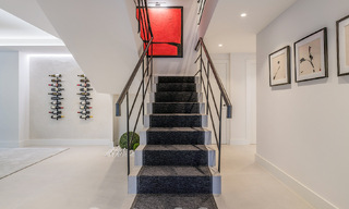 Villa de lujo modernizada en venta en el corazón del valle del golf de Nueva Andalucia, Marbella 62008 