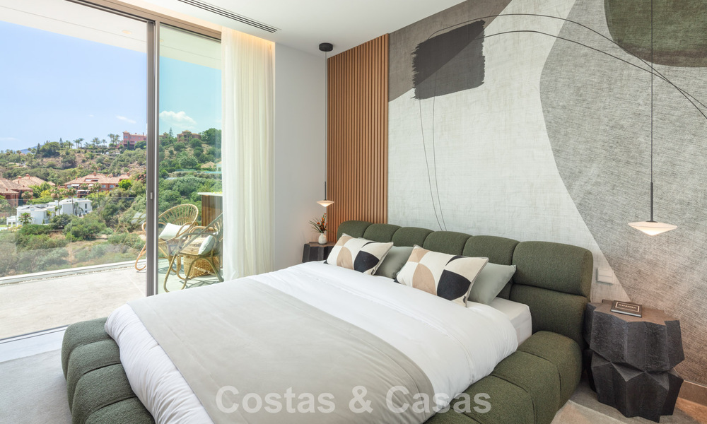 Impresionante y arquitectónica villa de lujo en venta con vistas abiertas al mar en una zona residencial elevada en las colinas de La Quinta en Marbella - Benahavis 54135
