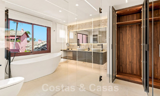 Ático de lujo en venta situado en primera línea de playa en la Nueva Milla de Oro, Marbella - Estepona 55101 
