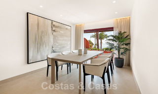 Ático de lujo en venta situado en primera línea de playa en la Nueva Milla de Oro, Marbella - Estepona 55112 