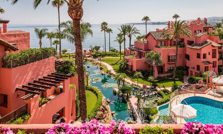Ático de lujo en venta situado en primera línea de playa en la Nueva Milla de Oro, Marbella - Estepona 55117