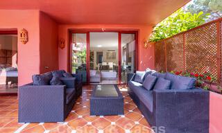 Apartamento de lujo con jardín en venta en un complejo en primera línea de playa en la Nueva Milla de Oro entre Marbella y Estepona 55289 