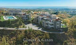 Apartamentos de lujo con diseño innovador en venta en un gran resort de naturaleza y golf en Marbella - Benahavis 54743 