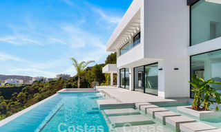Nueva, moderna villa de lujo en venta con vistas panorámicas en Marbella - Benahavis 61442 