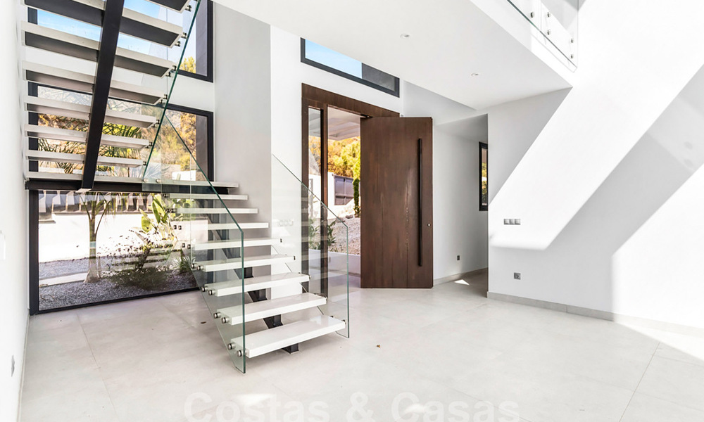 Nueva, moderna villa de lujo en venta con vistas panorámicas en Marbella - Benahavis 61446