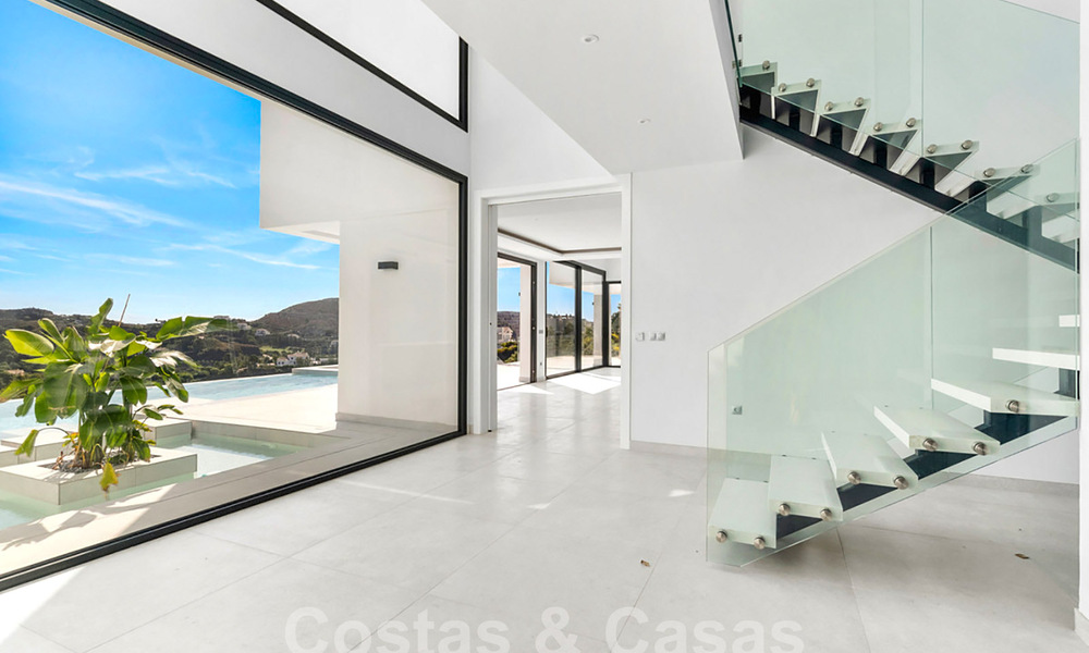 Nueva, moderna villa de lujo en venta con vistas panorámicas en Marbella - Benahavis 61447
