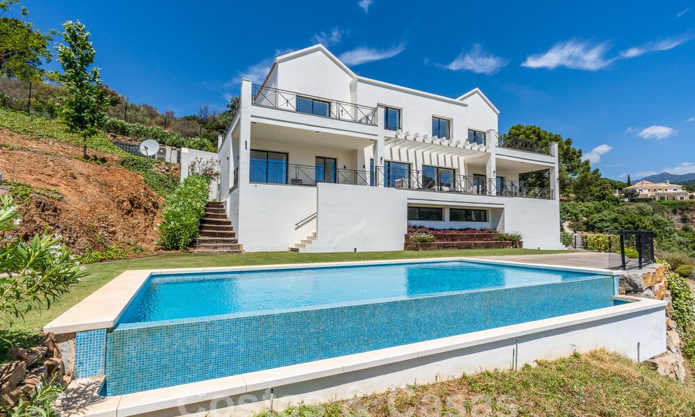Villa de lujo independiente de estilo andaluz en venta en un entorno fantástico y natural de Marbella - Benahavis 55219