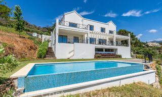 Villa de lujo independiente de estilo andaluz en venta en un entorno fantástico y natural de Marbella - Benahavis 55219 
