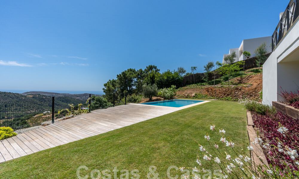 Villa de lujo independiente de estilo andaluz en venta en un entorno fantástico y natural de Marbella - Benahavis 55221