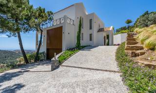 Villa de lujo independiente de estilo andaluz en venta en un entorno fantástico y natural de Marbella - Benahavis 55226 