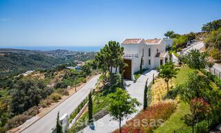 Villa de lujo independiente de estilo andaluz en venta en un entorno fantástico y natural de Marbella - Benahavis 55228 