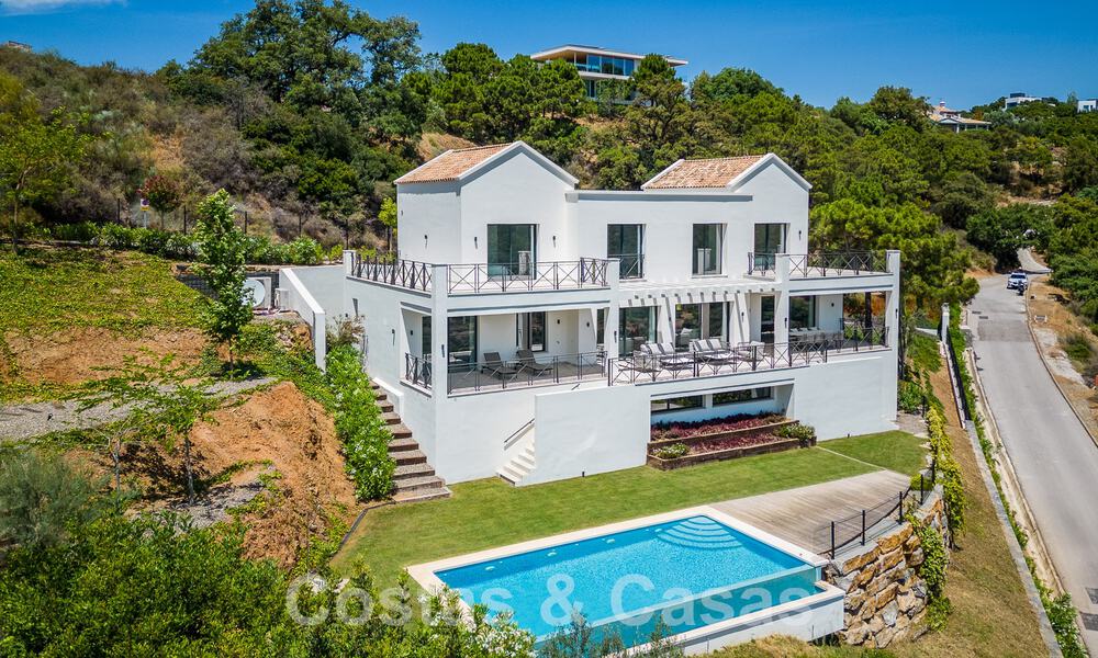 Villa de lujo independiente de estilo andaluz en venta en un entorno fantástico y natural de Marbella - Benahavis 55230
