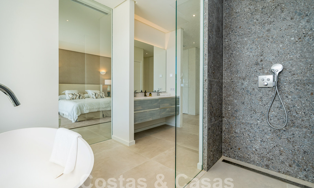 Villa de lujo independiente de estilo andaluz en venta en un entorno fantástico y natural de Marbella - Benahavis 55235