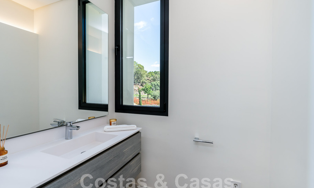 Villa de lujo independiente de estilo andaluz en venta en un entorno fantástico y natural de Marbella - Benahavis 55236