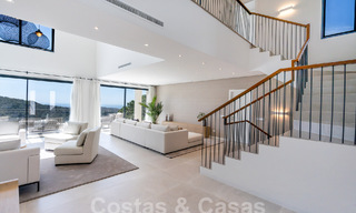 Villa de lujo independiente de estilo andaluz en venta en un entorno fantástico y natural de Marbella - Benahavis 55241 