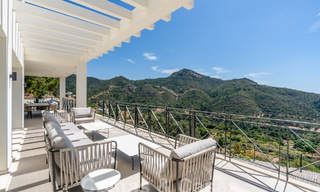 Villa de lujo independiente de estilo andaluz en venta en un entorno fantástico y natural de Marbella - Benahavis 55248 