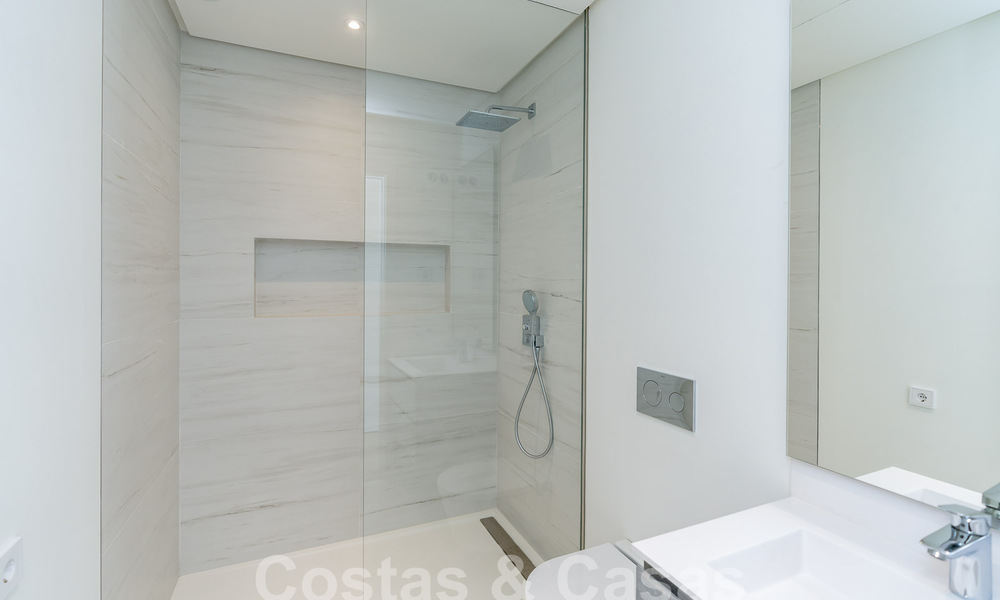 Villa de lujo independiente de estilo andaluz en venta en un entorno fantástico y natural de Marbella - Benahavis 55257