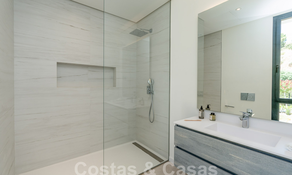 Villa de lujo independiente de estilo andaluz en venta en un entorno fantástico y natural de Marbella - Benahavis 55261