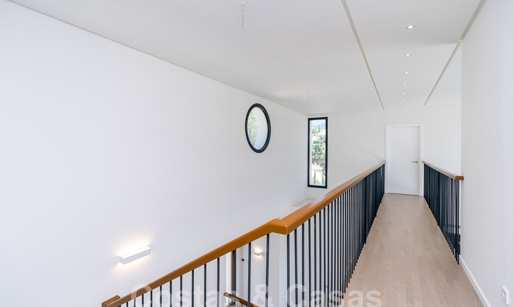 Villa de lujo independiente de estilo andaluz en venta en un entorno fantástico y natural de Marbella - Benahavis 55265