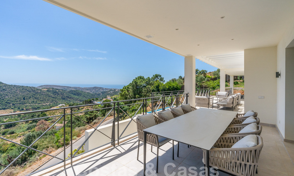Villa de lujo independiente de estilo andaluz en venta en un entorno fantástico y natural de Marbella - Benahavis 55273