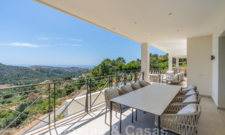 Villa de lujo independiente de estilo andaluz en venta en un entorno fantástico y natural de Marbella - Benahavis 55273 