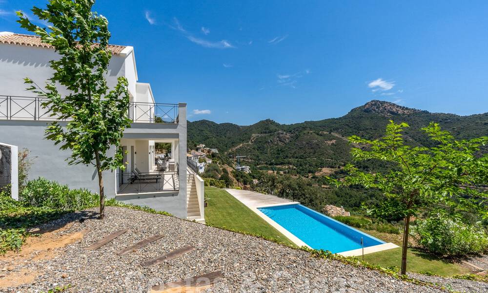Villa de lujo independiente de estilo andaluz en venta en un entorno fantástico y natural de Marbella - Benahavis 55279