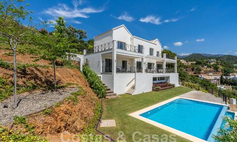 Villa de lujo independiente de estilo andaluz en venta en un entorno fantástico y natural de Marbella - Benahavis 55280