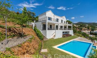 Villa de lujo independiente de estilo andaluz en venta en un entorno fantástico y natural de Marbella - Benahavis 55280 
