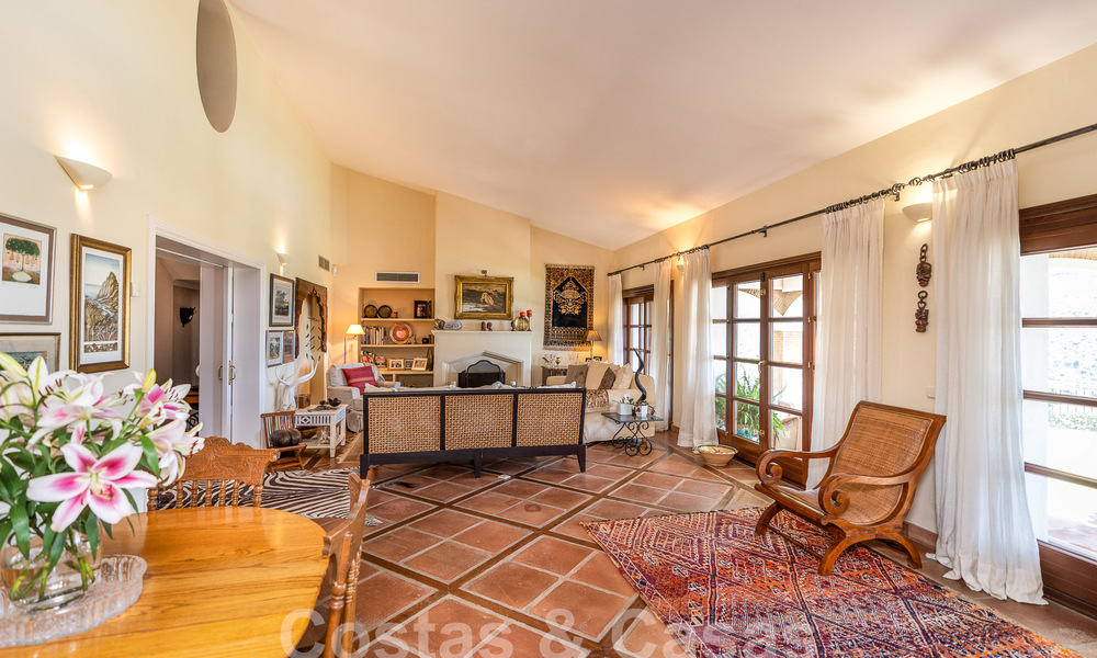 Villa de lujo en venta con vistas panorámicas en urbanización cerrada rodeada de naturaleza en Marbella - Benahavis 55327