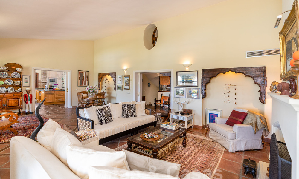 Villa de lujo en venta con vistas panorámicas en urbanización cerrada rodeada de naturaleza en Marbella - Benahavis 55329