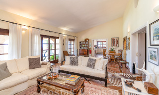 Villa de lujo en venta con vistas panorámicas en urbanización cerrada rodeada de naturaleza en Marbella - Benahavis 55330 