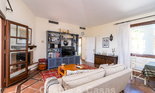 Villa de lujo en venta con vistas panorámicas en urbanización cerrada rodeada de naturaleza en Marbella - Benahavis 55334 