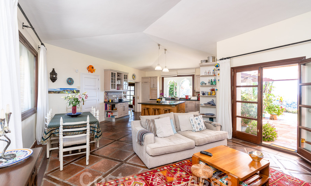 Villa de lujo en venta con vistas panorámicas en urbanización cerrada rodeada de naturaleza en Marbella - Benahavis 55335