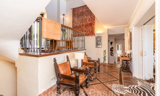 Villa de lujo en venta con vistas panorámicas en urbanización cerrada rodeada de naturaleza en Marbella - Benahavis 55337 