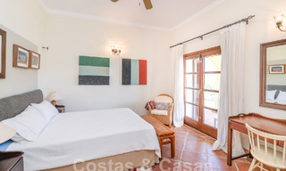 Villa de lujo en venta con vistas panorámicas en urbanización cerrada rodeada de naturaleza en Marbella - Benahavis 55339 